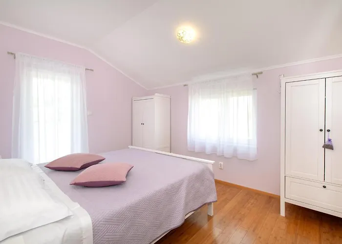 בית נופש In *