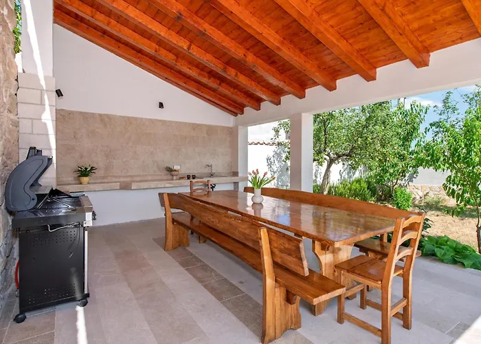 In בית נופש Cvrljevo